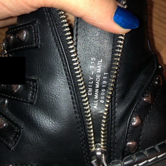 Too small SOLD - Picture 4 of 4